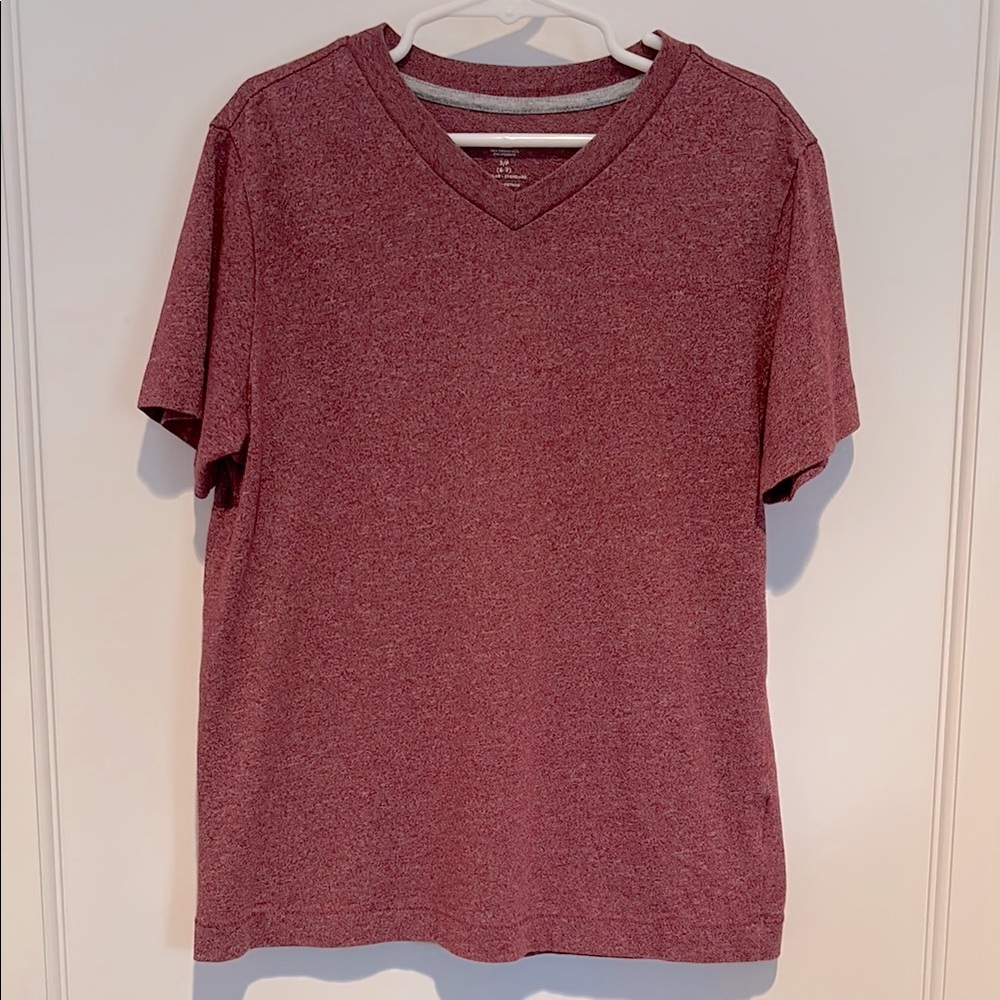 Old Navy unisex V neck short sleeve T shirt in size S (6-7), regular fit